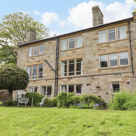 The Garden Apartment Whitby Bagian luar foto