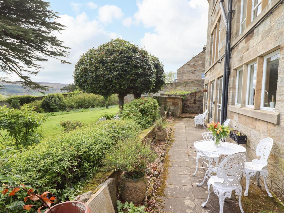The Garden Apartment Whitby Bagian luar foto