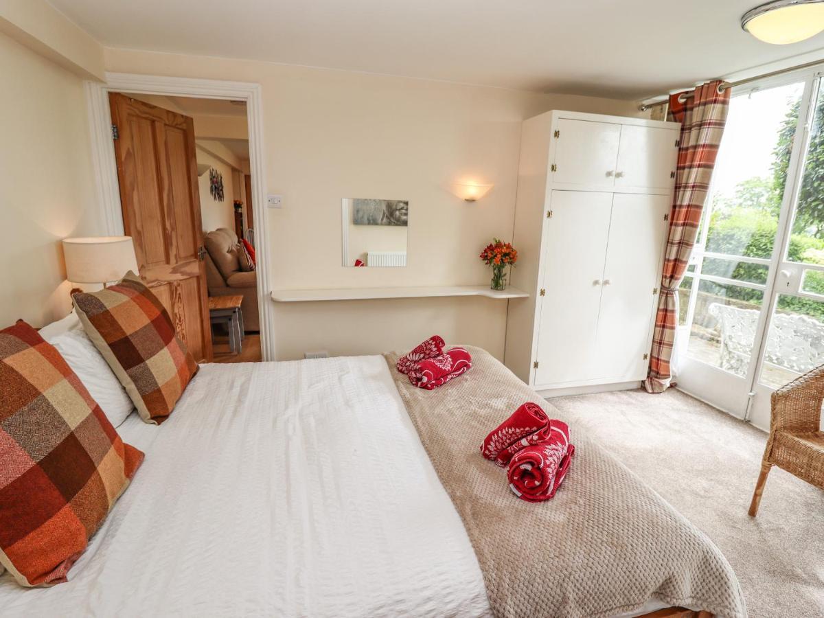 The Garden Apartment Whitby Bagian luar foto