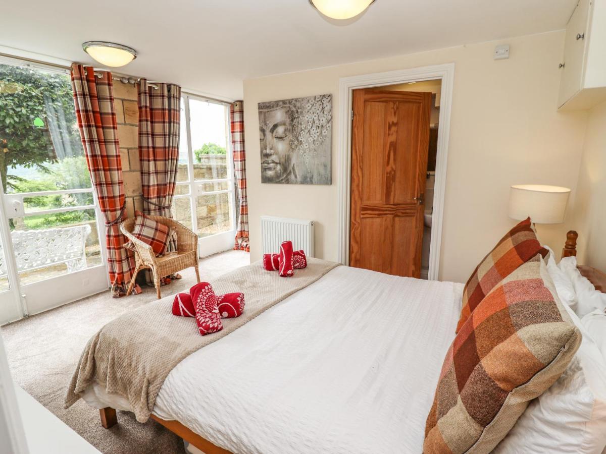 The Garden Apartment Whitby Bagian luar foto